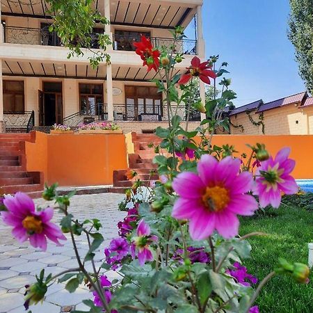 Зона Отдых Apachi В Горах Чимган Hotel Exterior foto